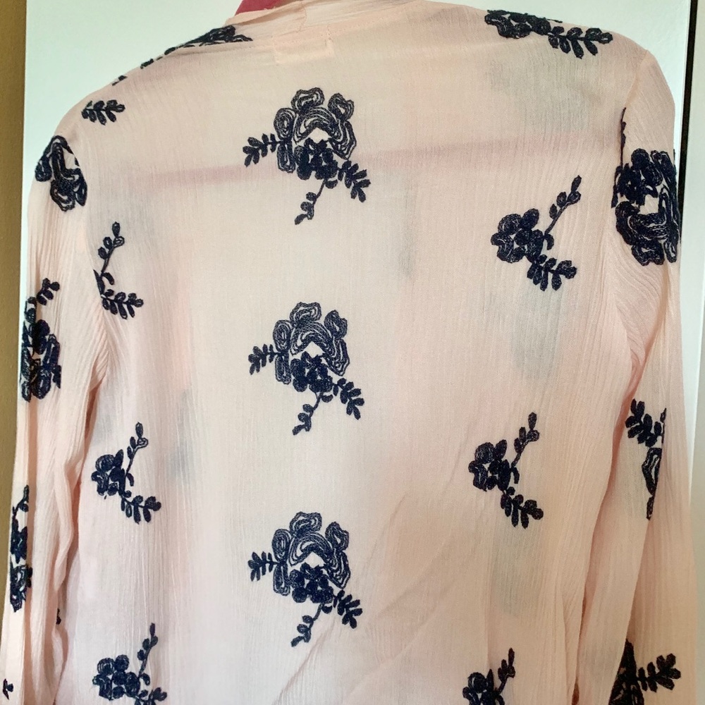 Blush Top - Picture 2 of 2